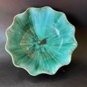 Vintage 70s Blue Mountain Pottery small fluted trinket, nut bowl